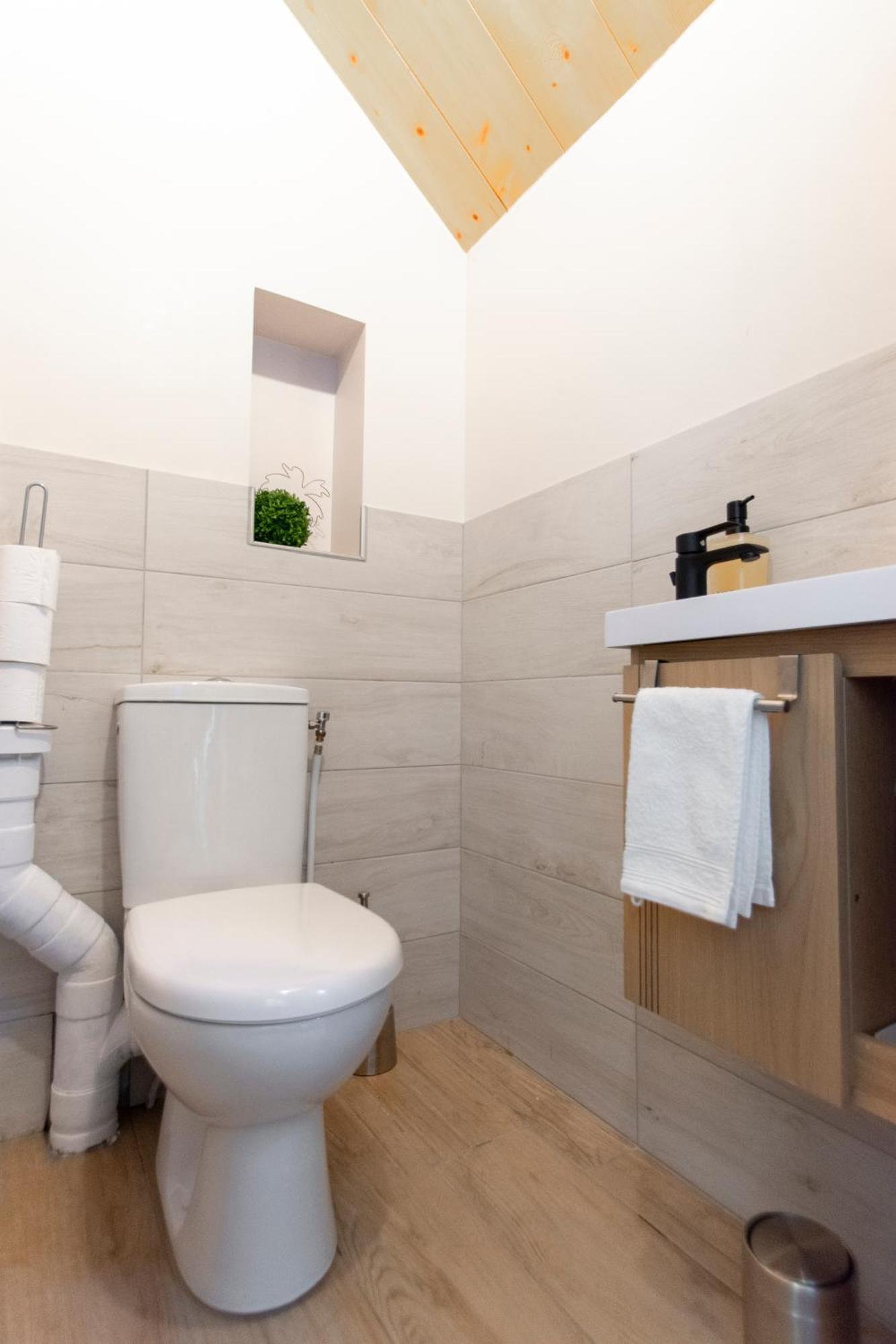 Étiolles Chalet Like Upstairs Private Suite מראה חיצוני תמונה
