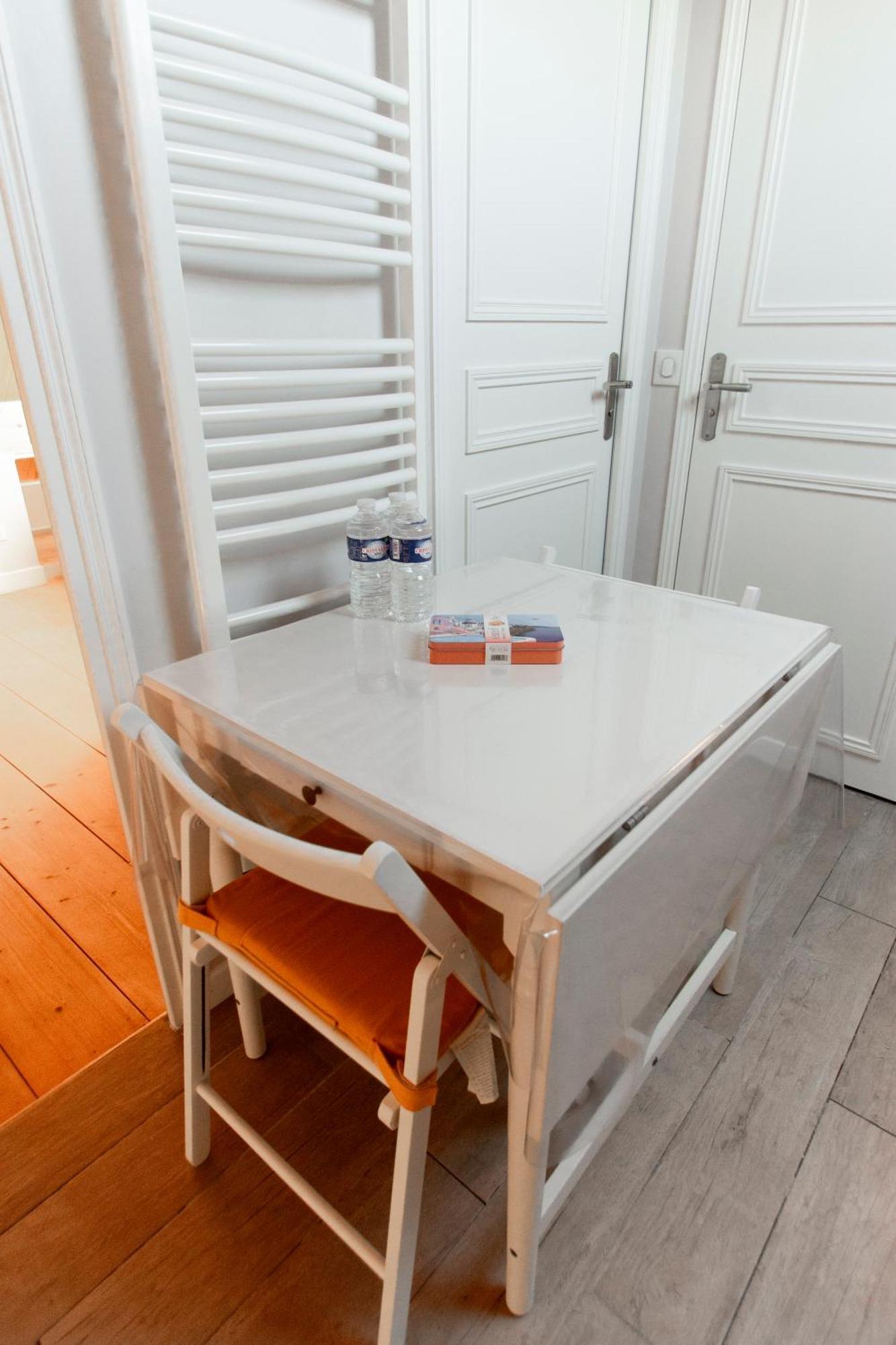 Étiolles Chalet Like Upstairs Private Suite מראה חיצוני תמונה